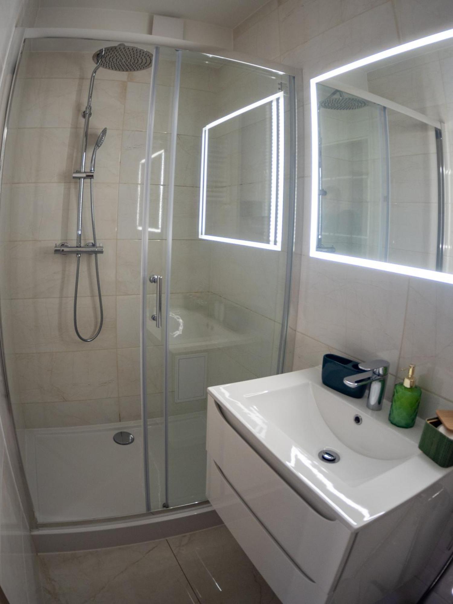 Apartament Classic Comfort Aleja Nmp 8 - Free Parking Częstochowa Exterior foto